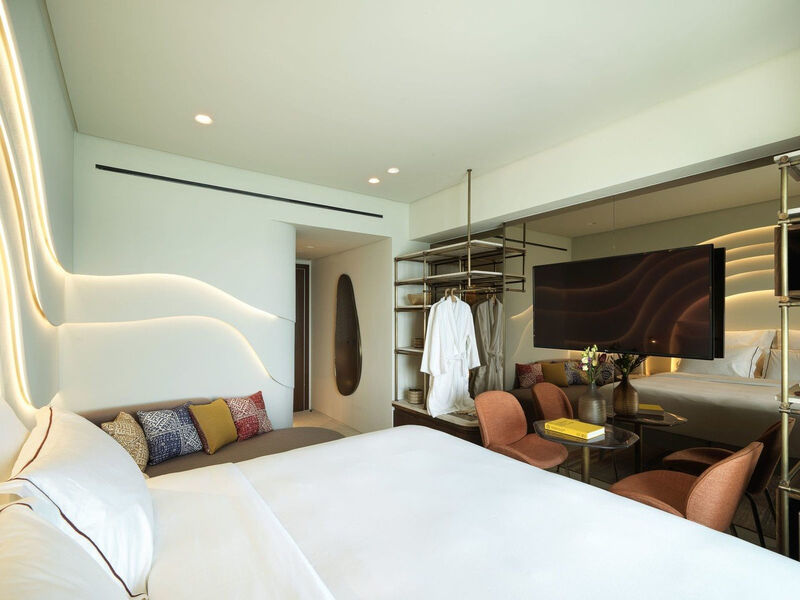 Brown Isla Corinthia