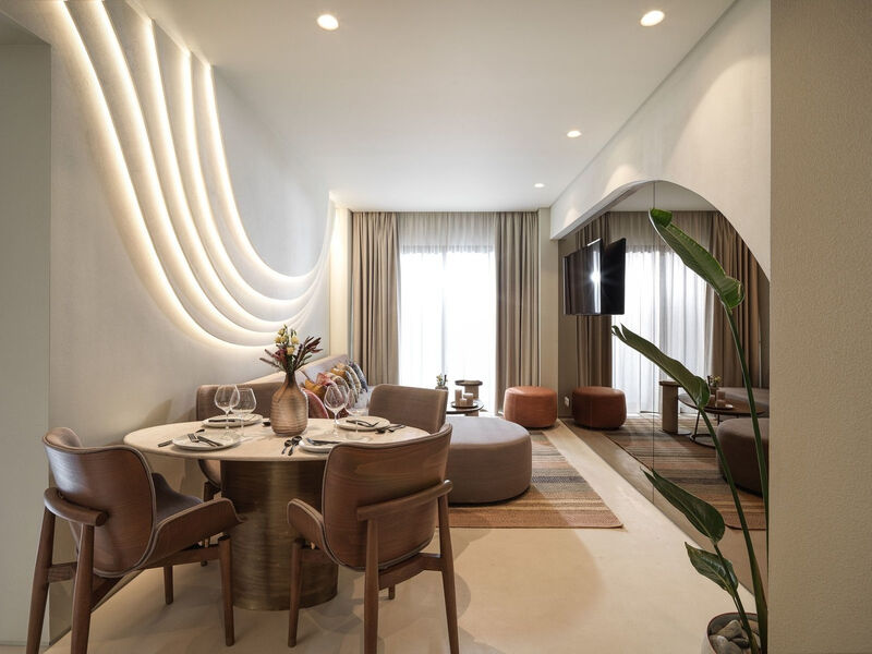 Brown Isla Corinthia