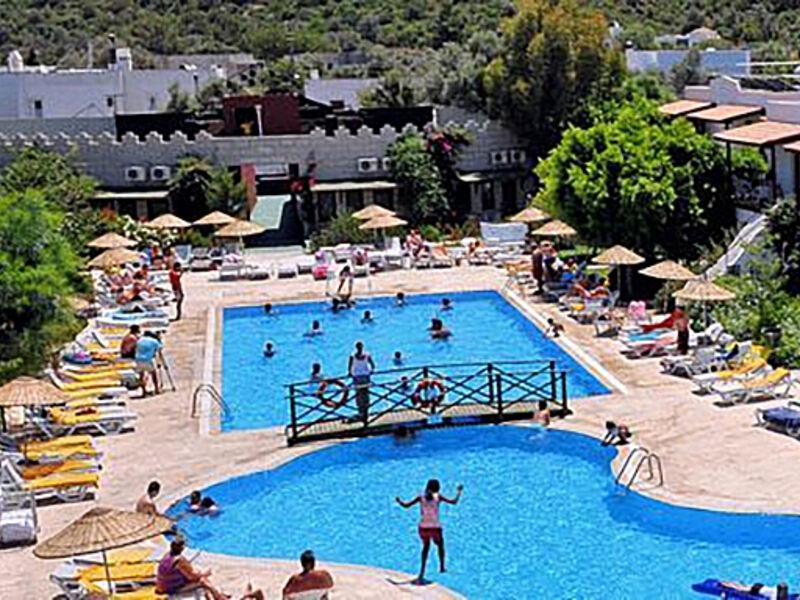 Izer Hotel and Beach Club