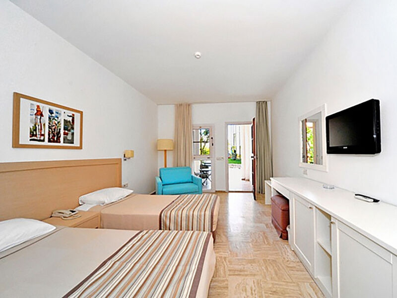 Izer Hotel and Beach Club
