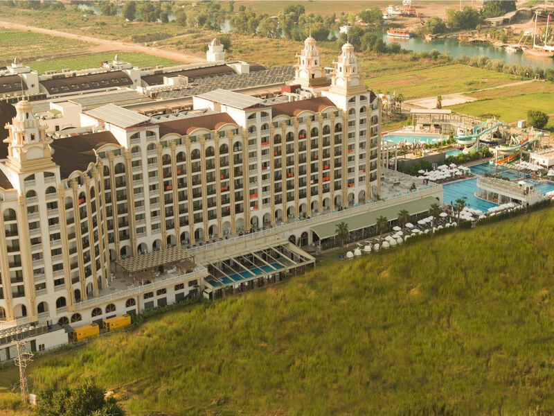 Jadore Deluxe Hotel & Spa