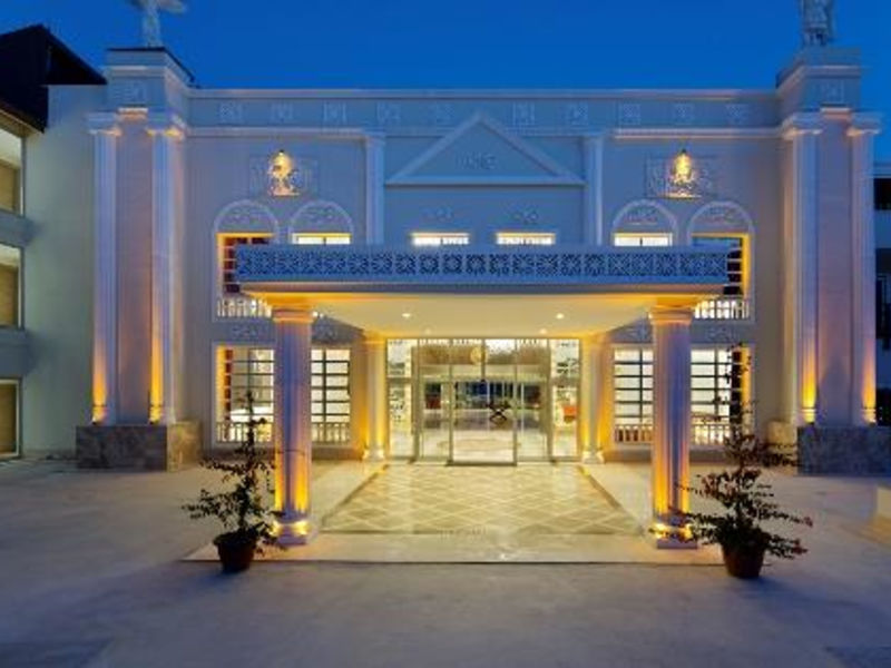 Justiniano Deluxe Resort