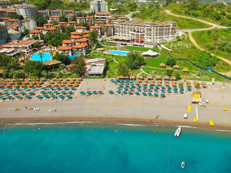 Justiniano Deluxe Resort
