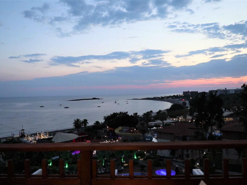 Justiniano Deluxe Resort