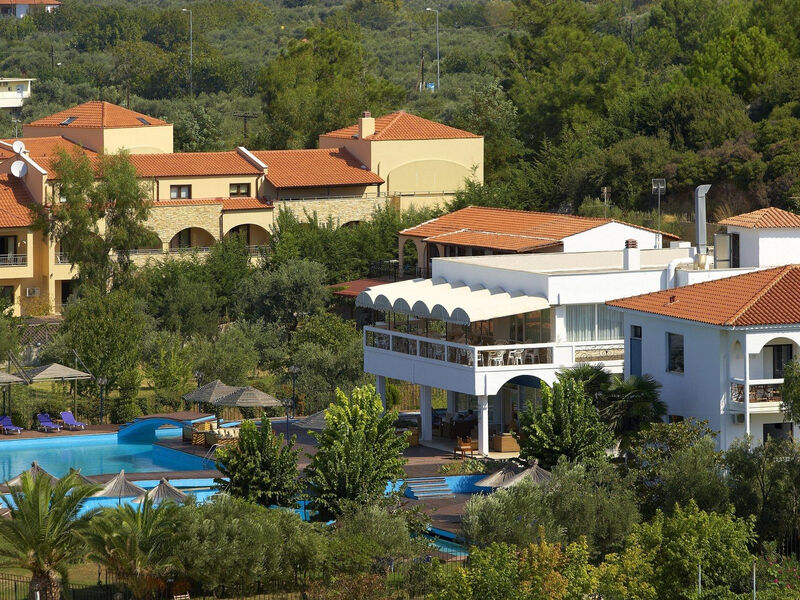 Kamari Beach
