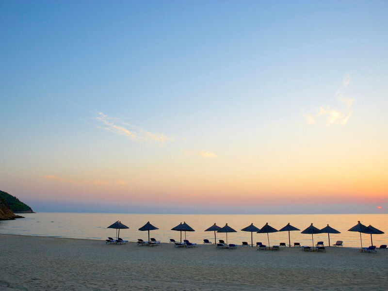 Kamari Beach