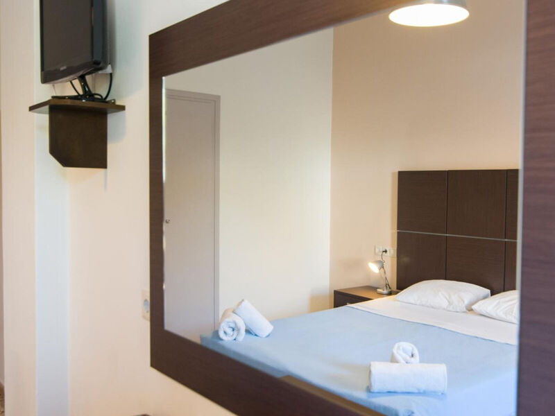 Kamari Blu Boutique Hotel