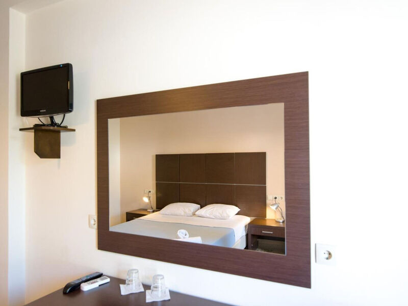 Kamari Blu Boutique Hotel