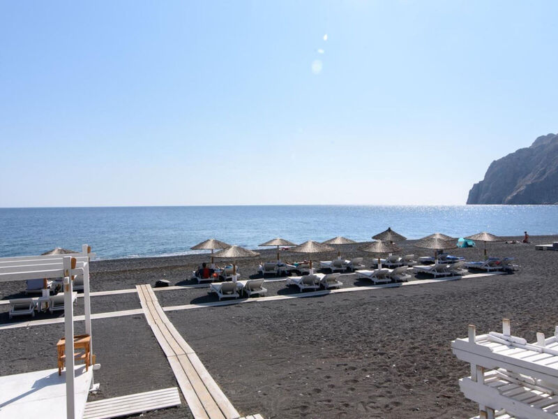 Kamari Blu Boutique Hotel