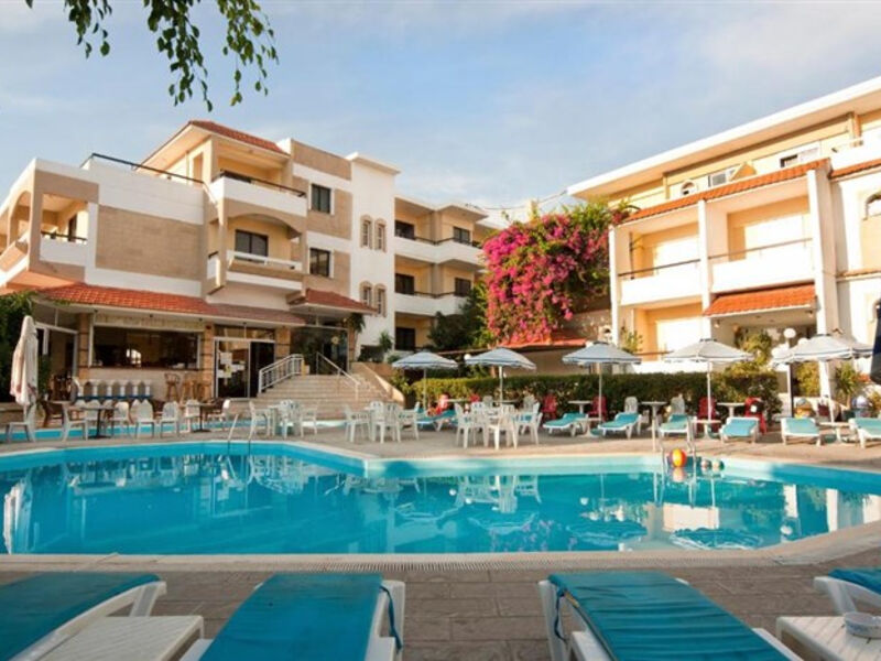 Kassandra Family Aparthotel & Spa