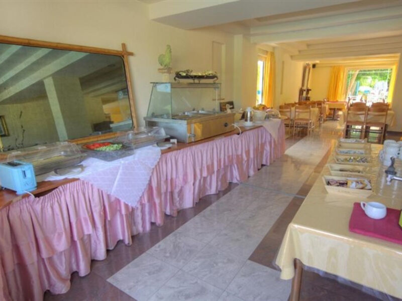 Kassandra Family Aparthotel & Spa