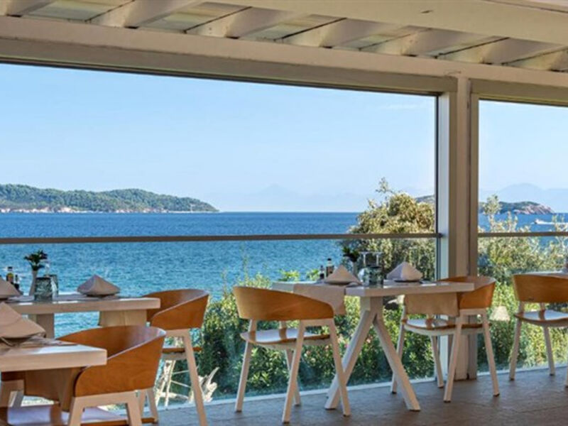Kassandra Bay Resort & Spa
