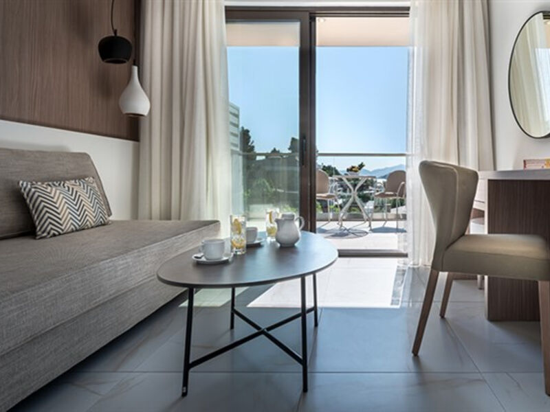 Kassandra Bay Resort & Spa