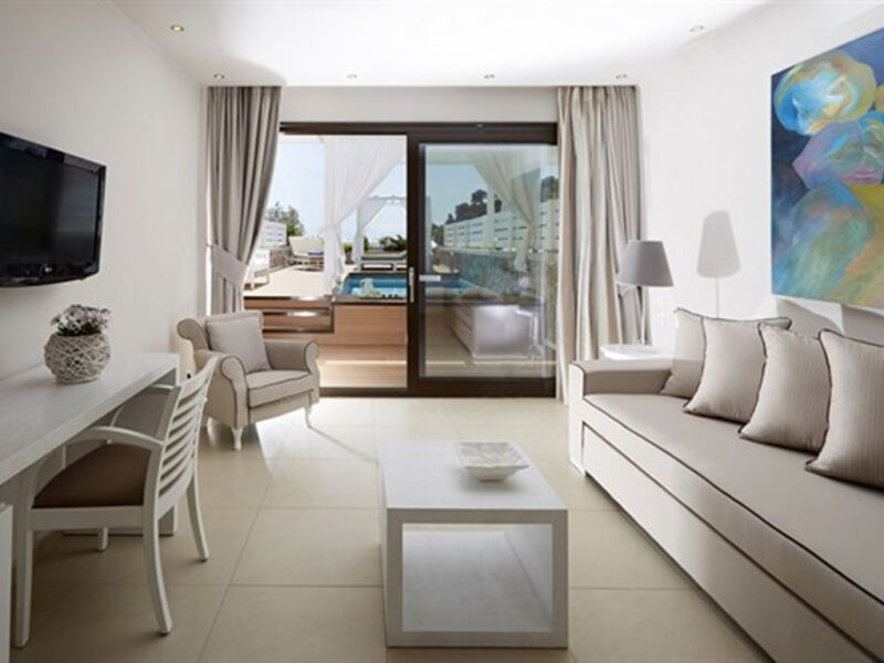 Kassandra Bay Resort & Spa