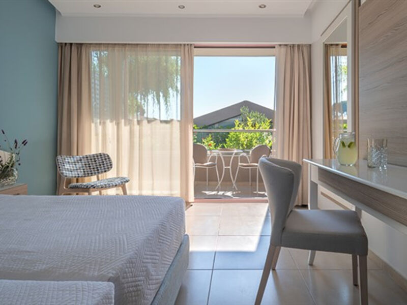 Kassandra Bay Resort & Spa