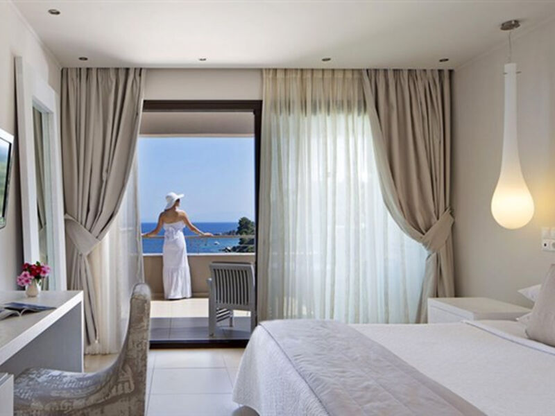 Kassandra Bay Resort & Spa