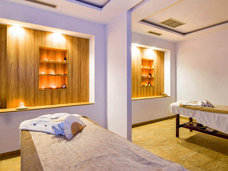 Kiani Beach Resort