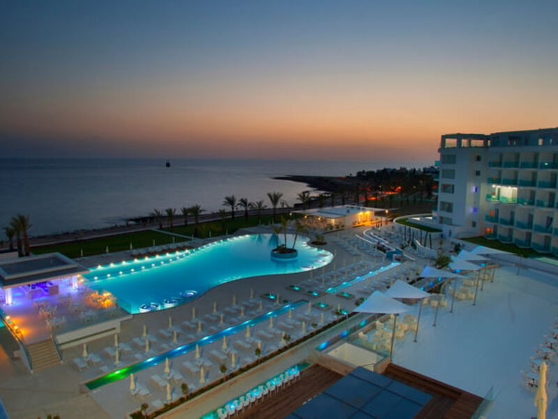 King Evelthon Beach Hotel and Resort