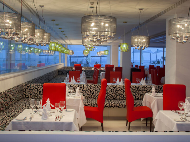 King Evelthon Beach Hotel and Resort