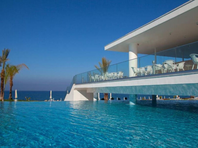 King Evelthon Beach Hotel and Resort