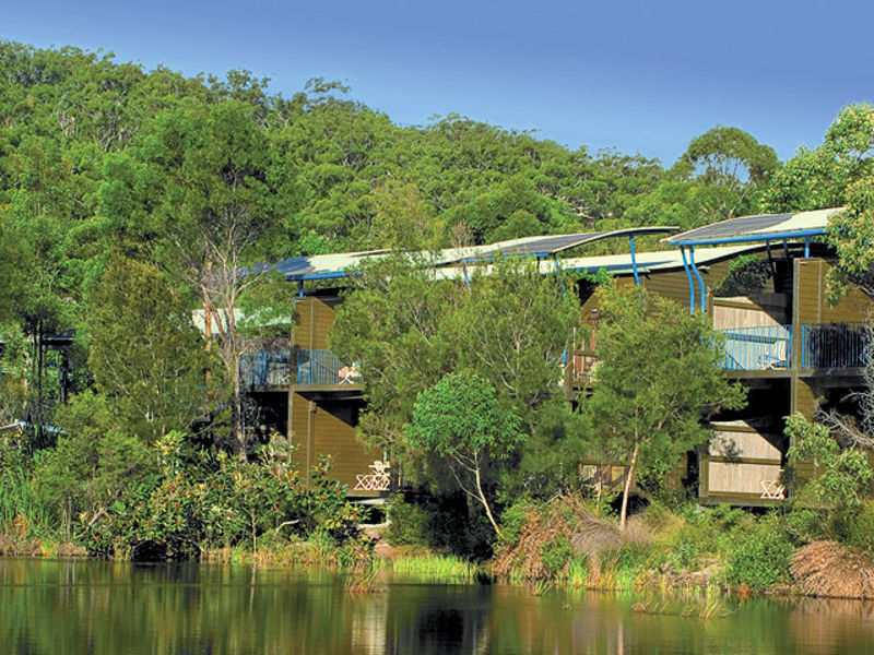 Kingfisher Bay Resort