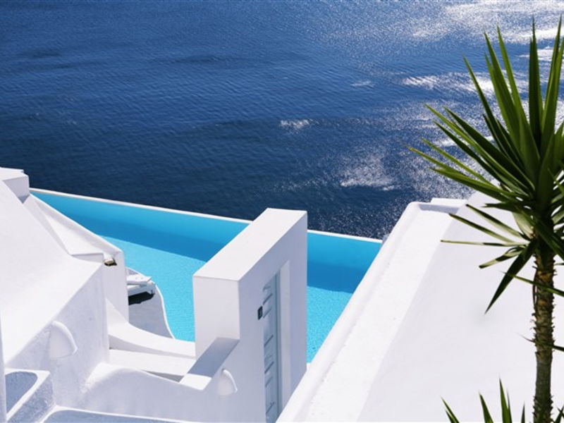 Kirini Suites & Spa