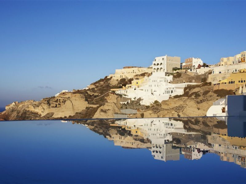 Kirini Suites & Spa
