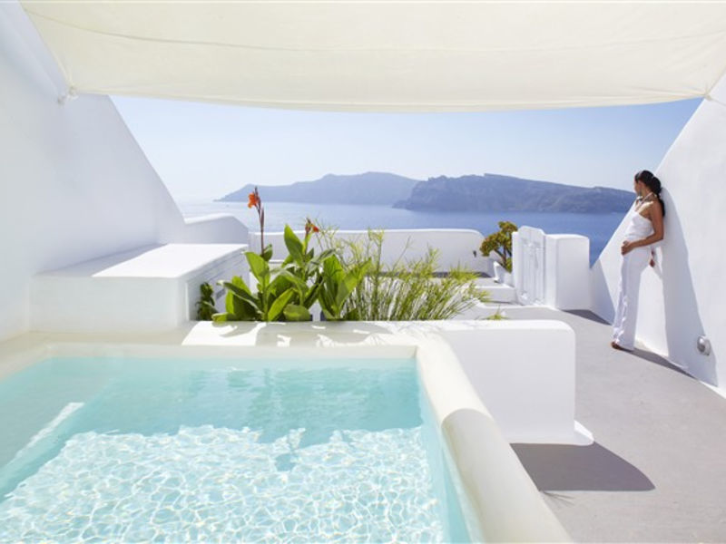 Kirini Suites & Spa