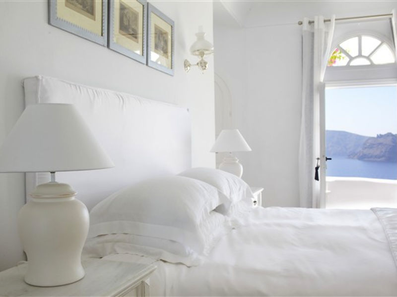 Kirini Suites & Spa