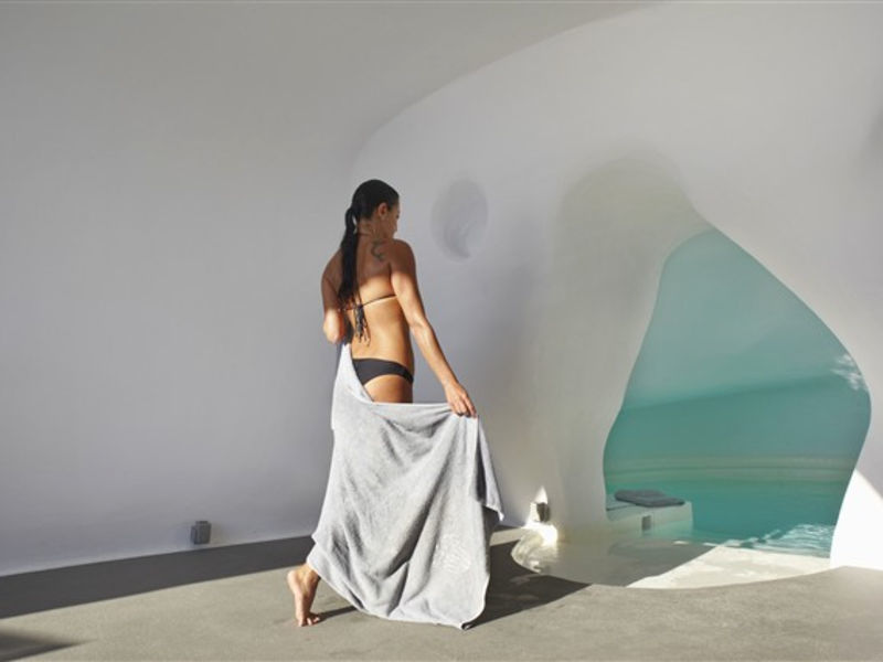 Kirini Suites & Spa