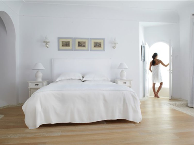 Kirini Suites & Spa
