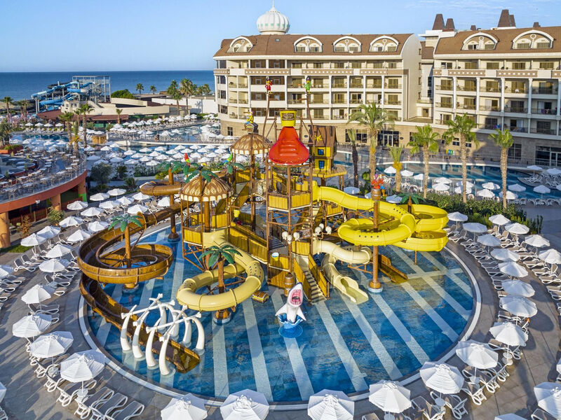 Kirman Belazur Resort & Spa