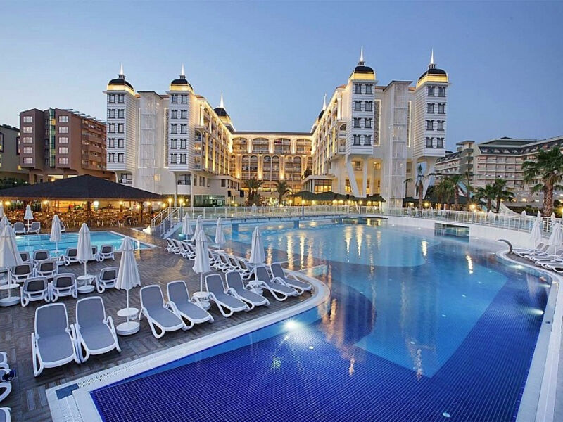 Kirman Sidera Luxury & Spa