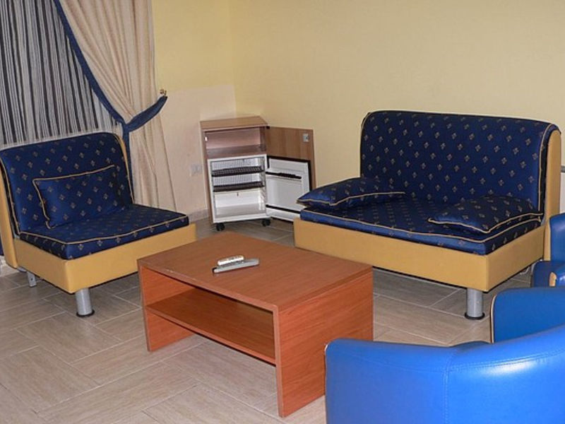 Kolaveri Resort