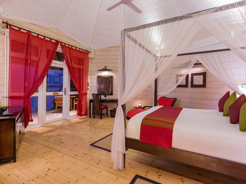 Komandoo Island Resort & Spa
