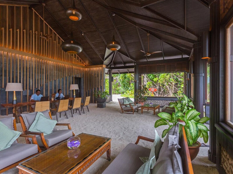 Komandoo Island Resort & Spa