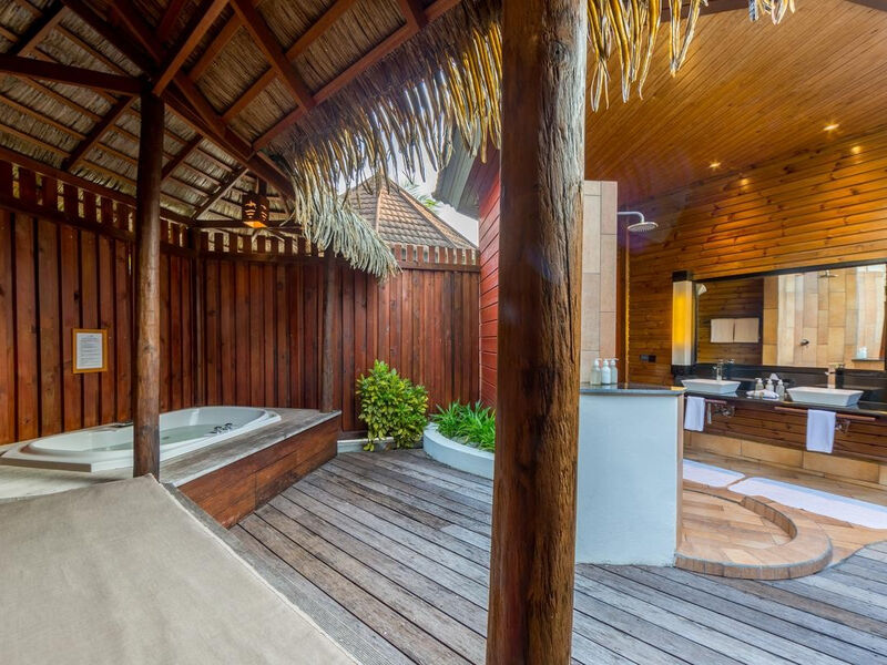Komandoo Island Resort & Spa