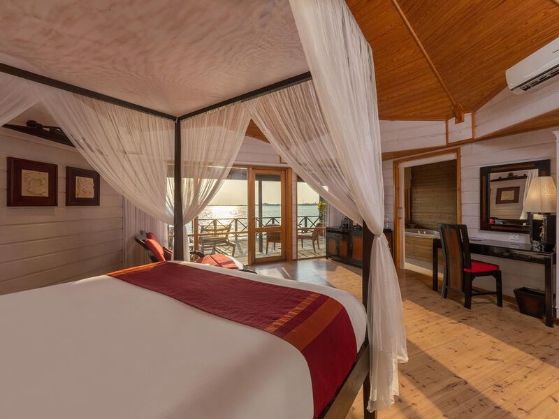 Komandoo Island Resort & Spa