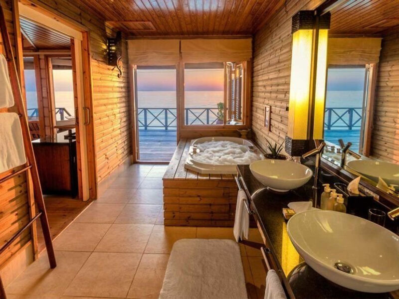 Komandoo Island Resort & Spa