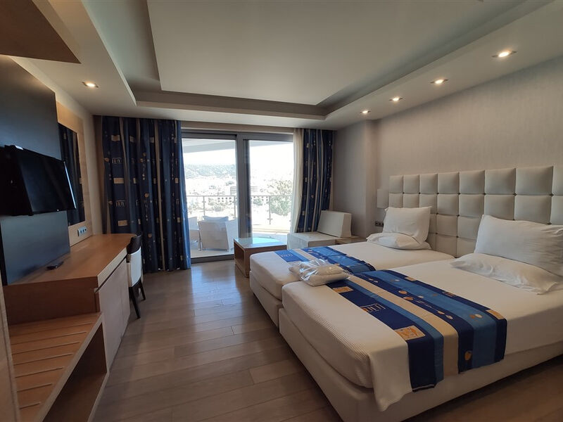 Konstantinos Palace