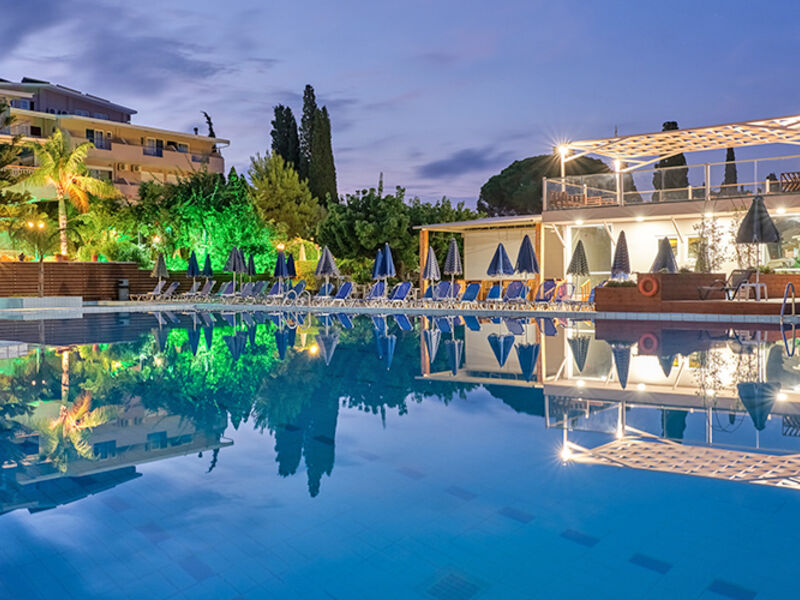 Koukounaria Hotel and Suites