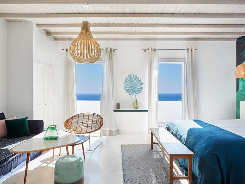 Kouros Hotel And Suites