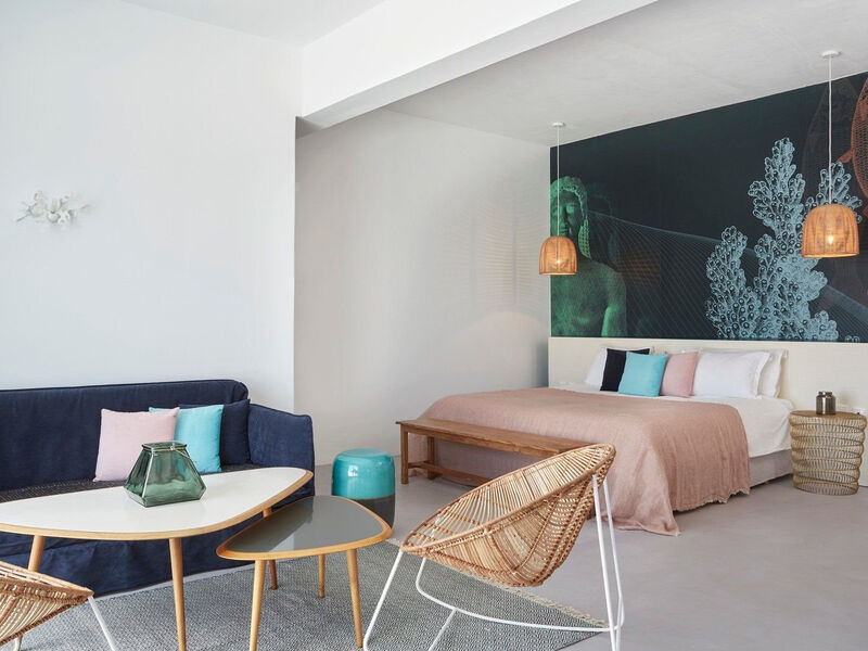 Kouros Hotel And Suites