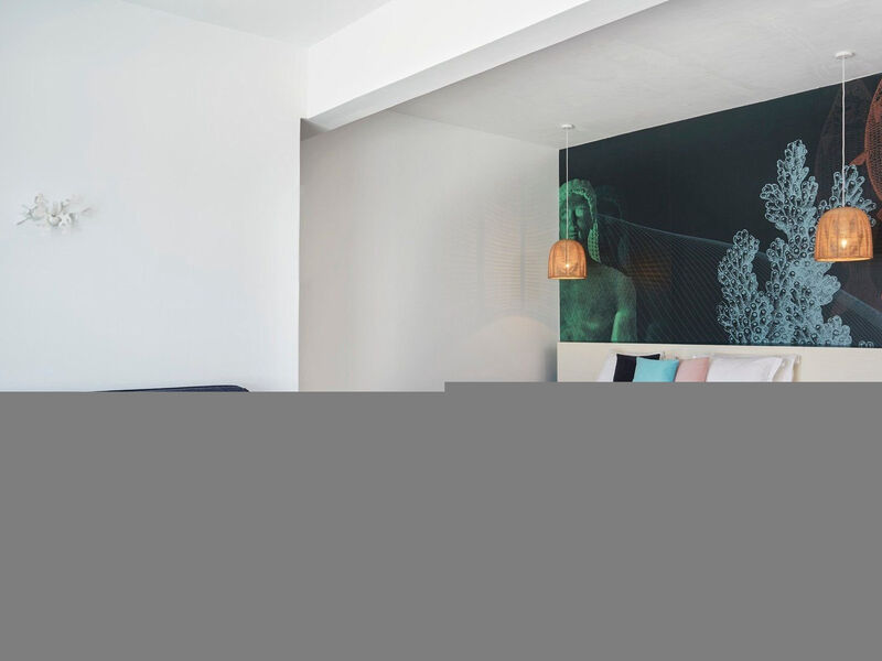 Kouros Hotel And Suites