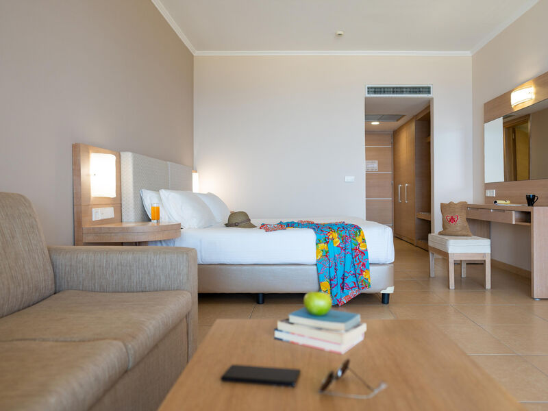 Kresten Royal Euphoria Resort