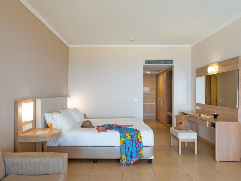 Kresten Royal Euphoria Resort