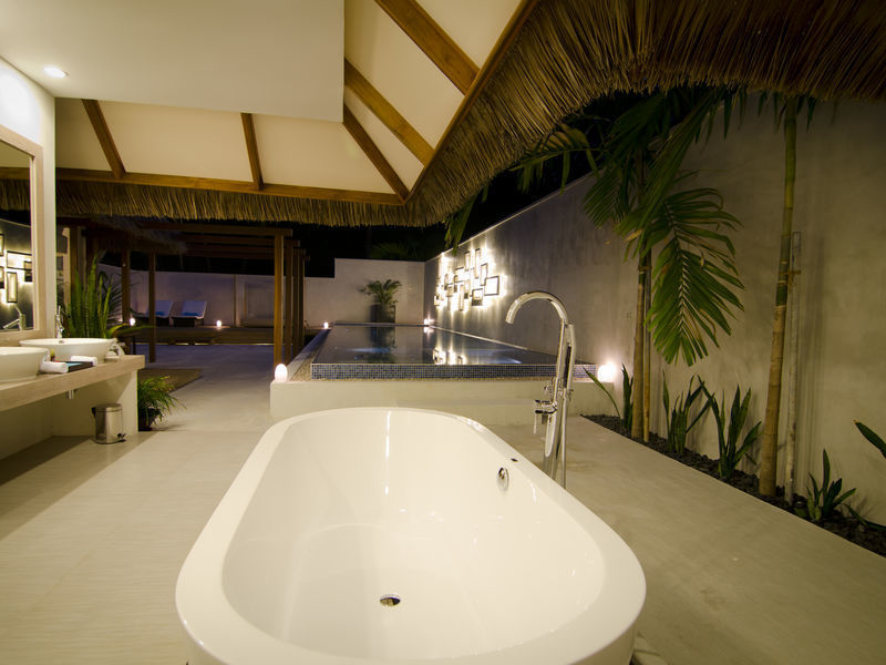 Kuramathi Village - bungalovy