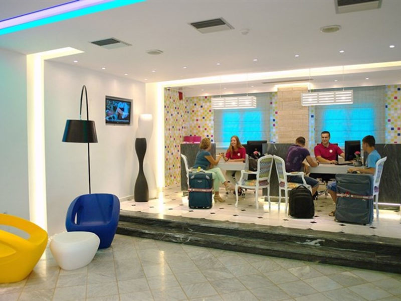 Kyknos Beach Hotel & Bungalows