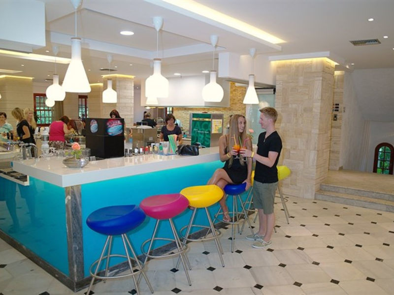 Kyknos Beach Hotel & Bungalows