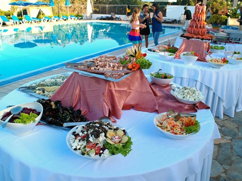Kyknos Beach Hotel & Bungalows